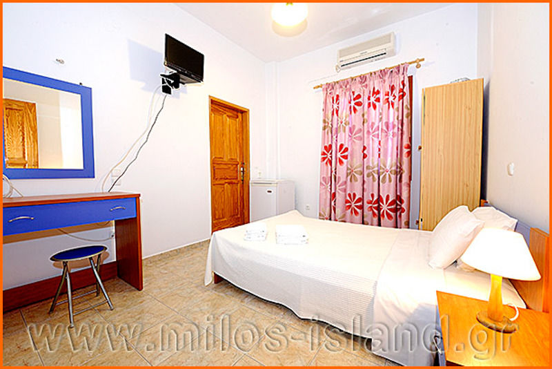 Iremia Rooms Adamantas Exterior photo