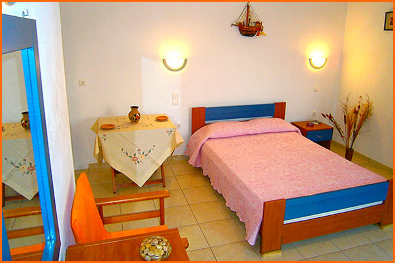 Iremia Rooms Adamantas Exterior photo