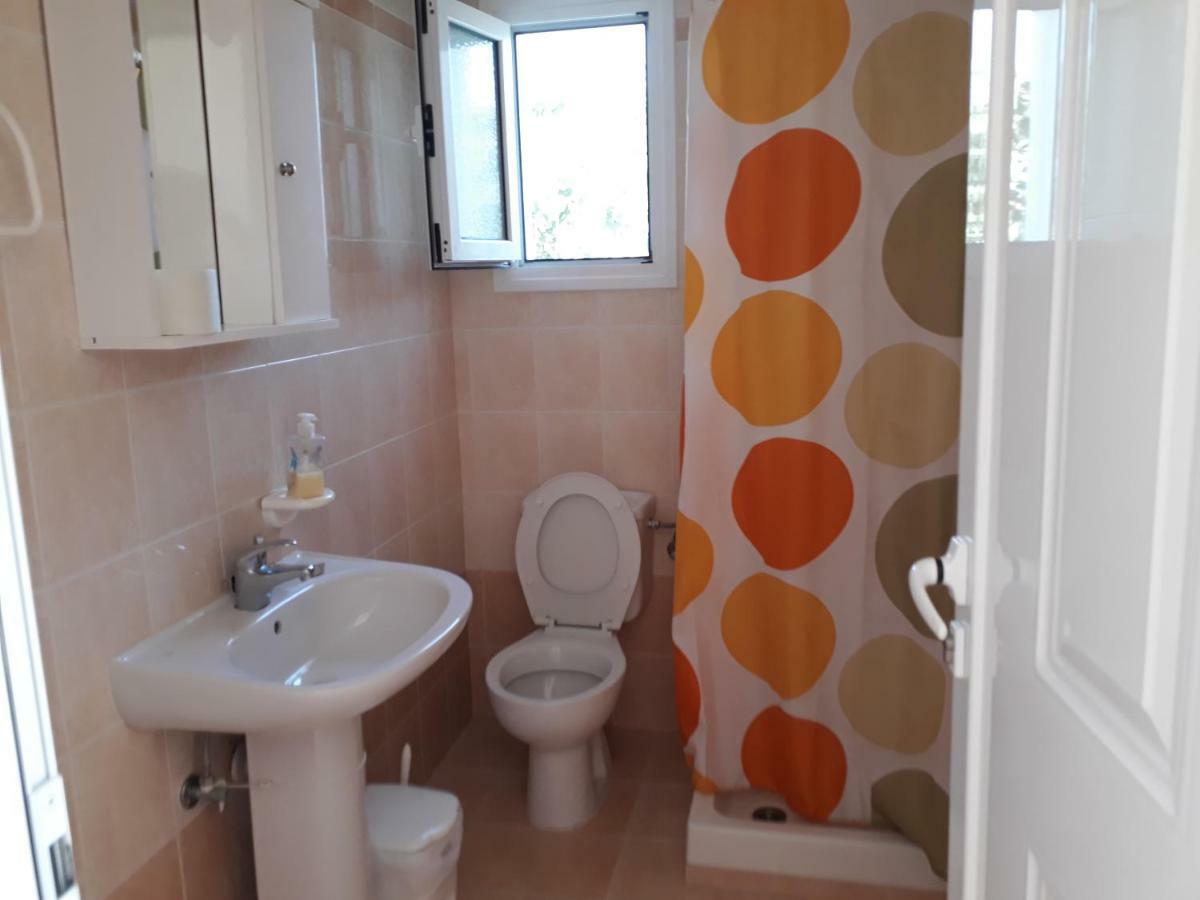 Iremia Rooms Adamantas Exterior photo