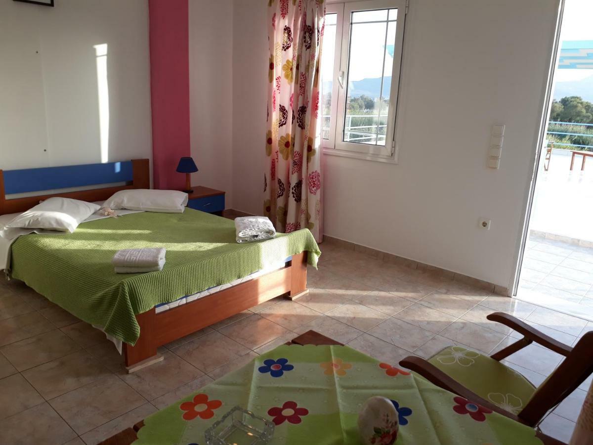 Iremia Rooms Adamantas Exterior photo