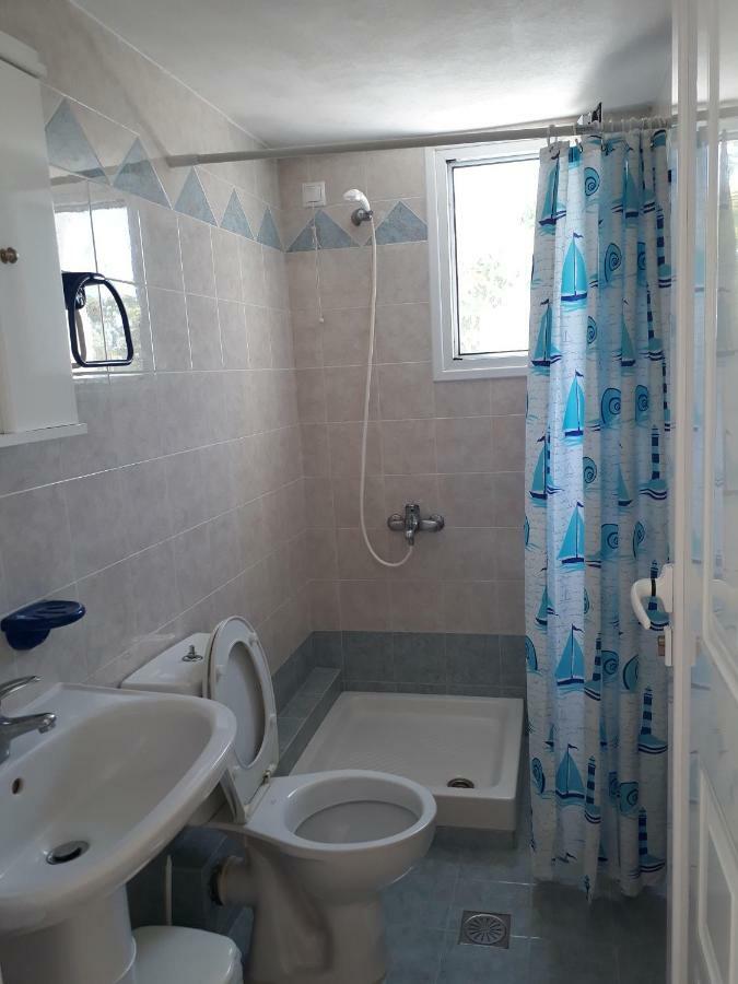 Iremia Rooms Adamantas Exterior photo