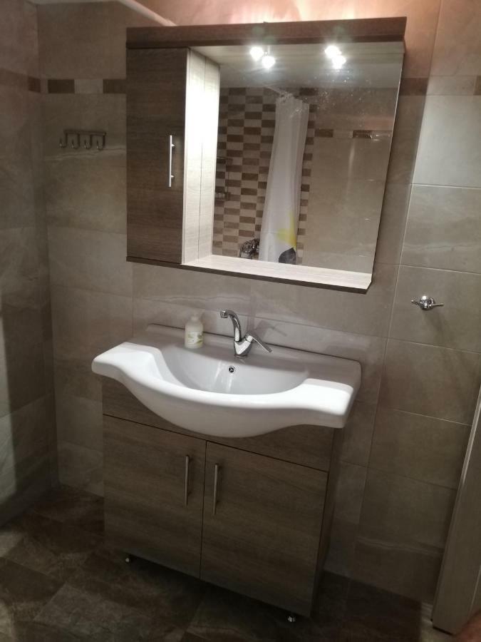 Iremia Rooms Adamantas Exterior photo